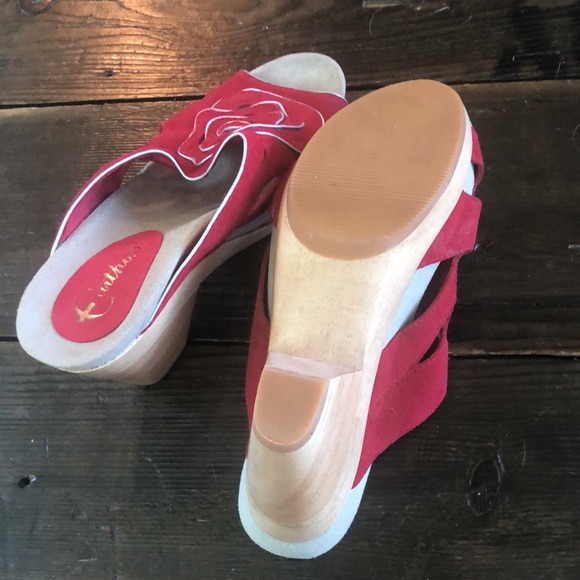 Heels. Wooden wedge. Rubber soles. - Picture 3 of 8